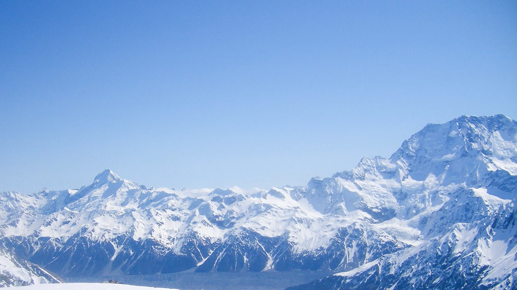 A helicopter wedding beneath Aoraki / Mount Cook, New Zealand's highest peak